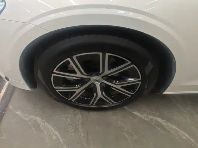 Volvo S60 — Фото автомобиля 22