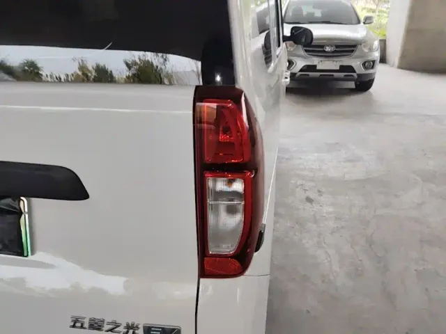Wuling Zhiguang NEV — Фото автомобиля 7