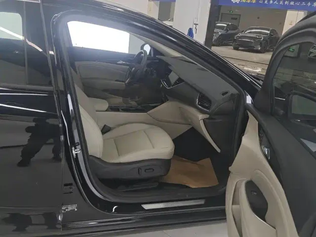 Buick Regal — Фото автомобиля 8