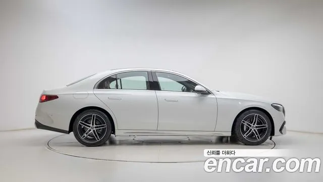 Mercedes-Benz E-Class W214 — Фото автомобиля 2