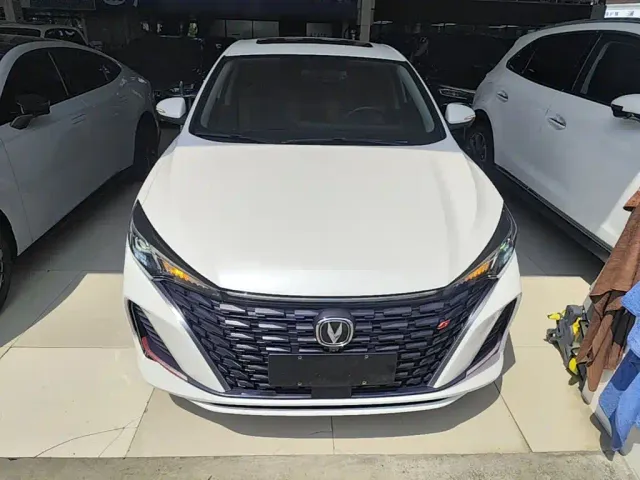 Changan Eado — Фото автомобиля 2