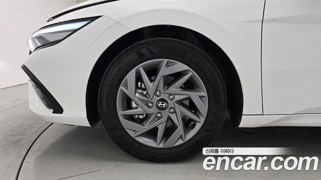 Hyundai Avante CN7 — Фото автомобиля 5