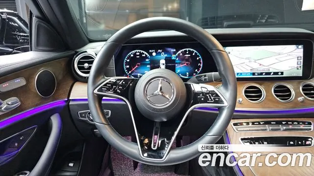 Mercedes-Benz E-Class — Фото автомобиля 12