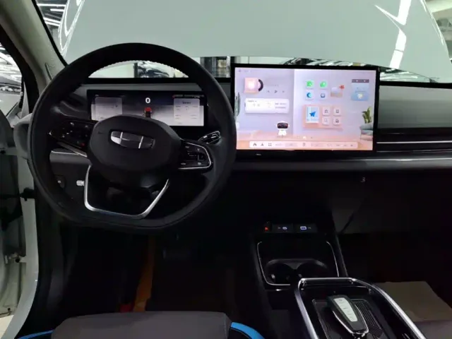 Geely Geometry G6 — Фото автомобиля 9