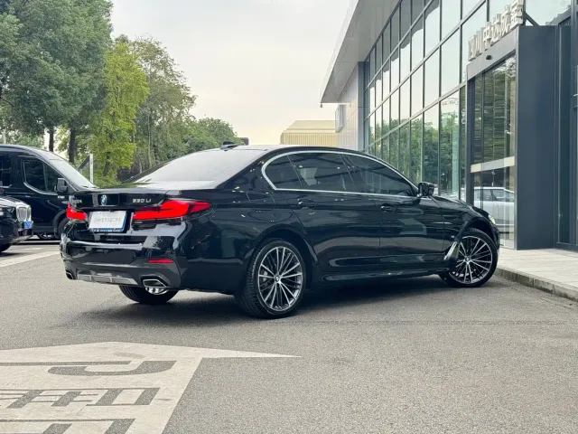 BMW 5 Series — Фото автомобиля 7