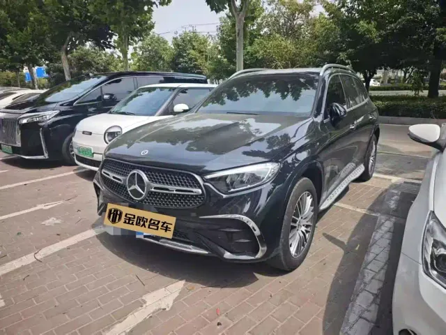 Фотография автомобиля — Mercedes-Benz GLC-Class