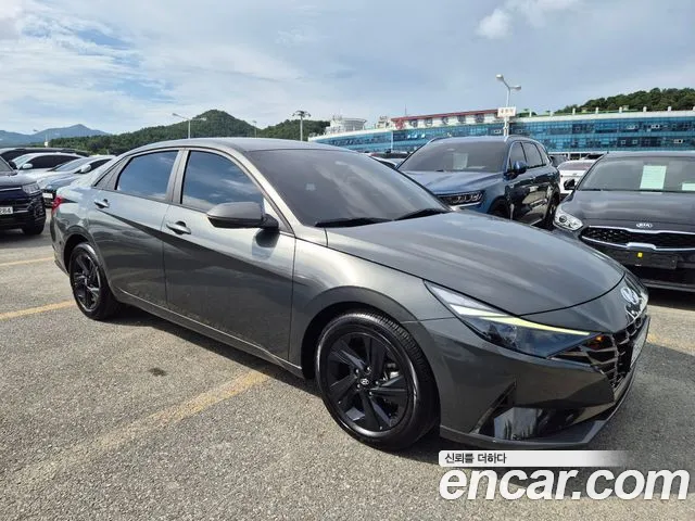 Hyundai AVANTE Avante (CN7) — Фото автомобиля 3