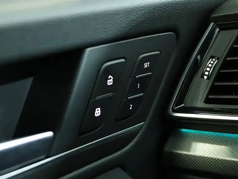 Audi Audi Q5L 2023 45T Luxury Dynamic — Фото автомобиля 12