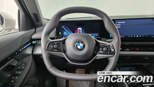 BMW 5 Series G60 — Фото автомобиля 18