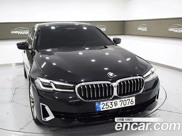 BMW 5-Series — Фото автомобиля 2