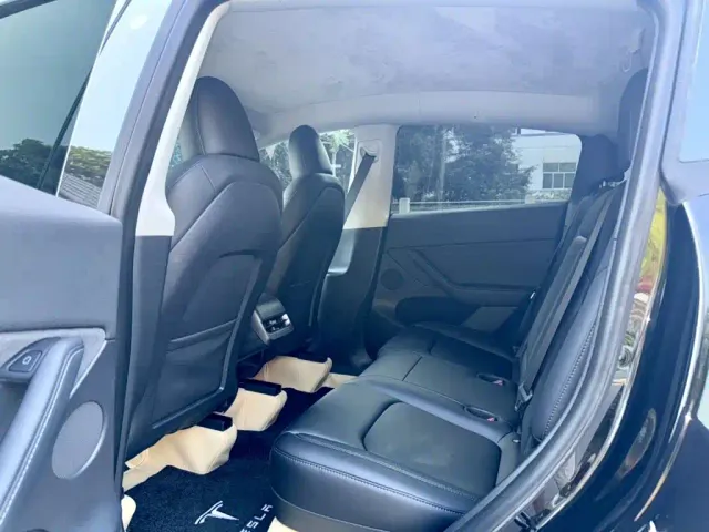Tesla Model Y — Фото автомобиля 4