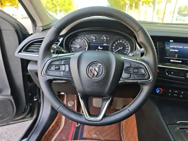 Buick Regal — Фото автомобиля 10