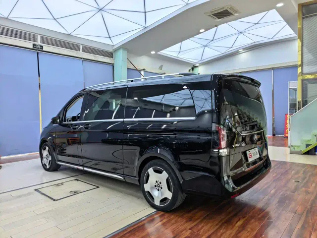 Mercedes-Benz V-Class — Фото автомобиля 21