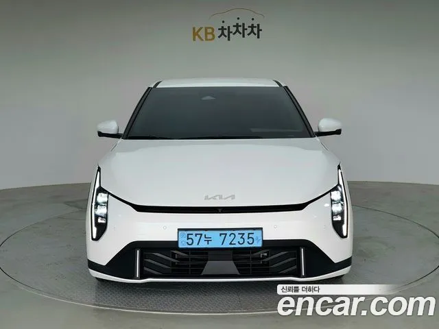 Kia EV4 — Фото автомобиля 2