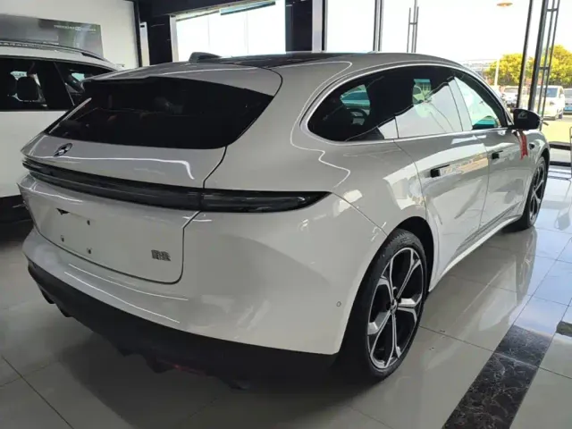 Nio ET5 Touring — Фото автомобиля 6