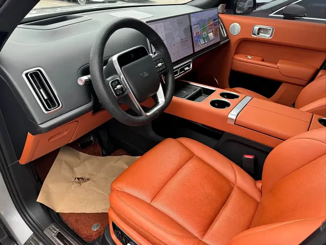 Li Auto L8 — Фото автомобиля 9