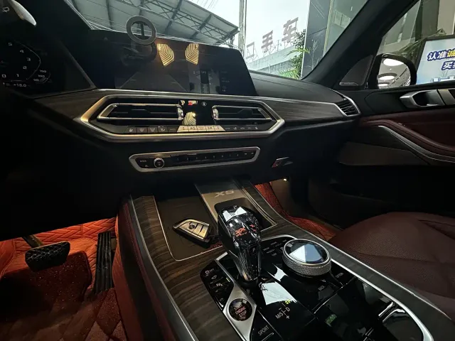 BMW X5 — Фото автомобиля 8