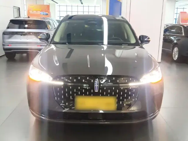 Lincoln Corsair — Фото автомобиля 2