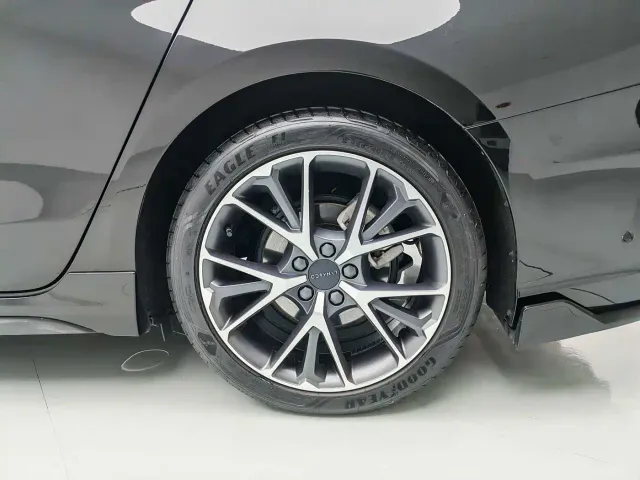 Lynk & Co 03 — Фото автомобиля 12