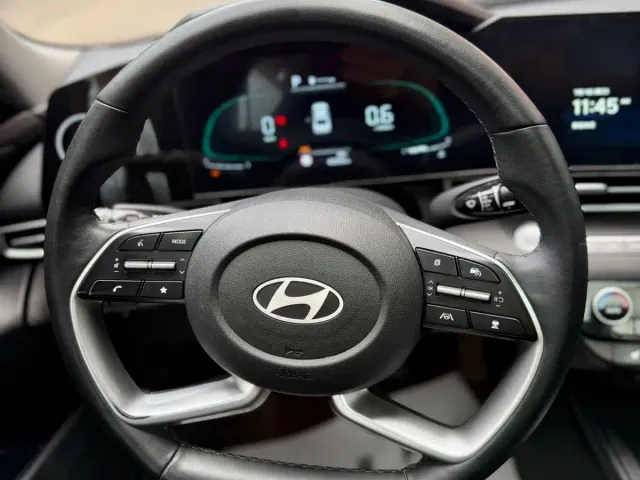 Hyundai Elantra — Фото автомобиля 21