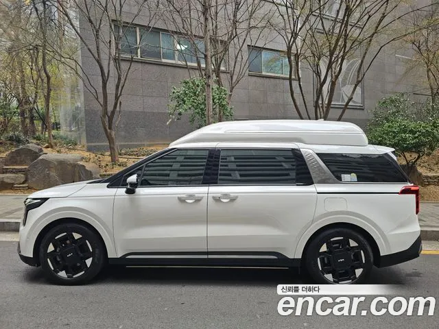 Kia Carnival Generation 4 — Фото автомобиля 3