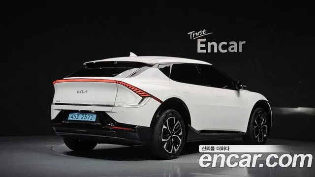 Kia EV6 — Фото автомобиля 2