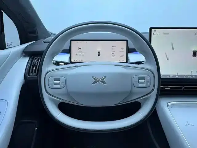 Xpeng P7+ — Фото автомобиля 10