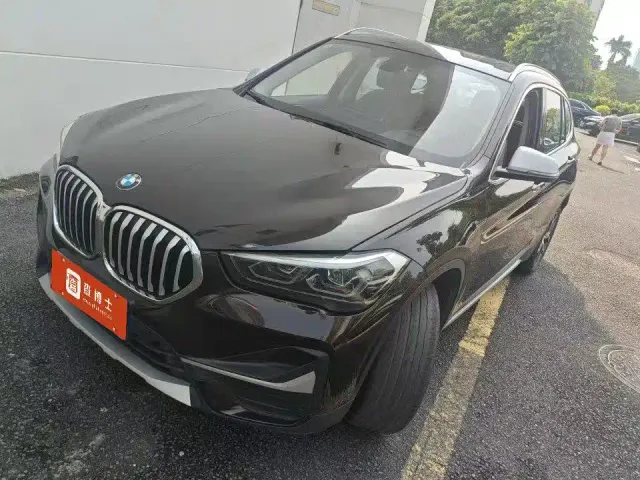 Фотография автомобиля — BMW X1
