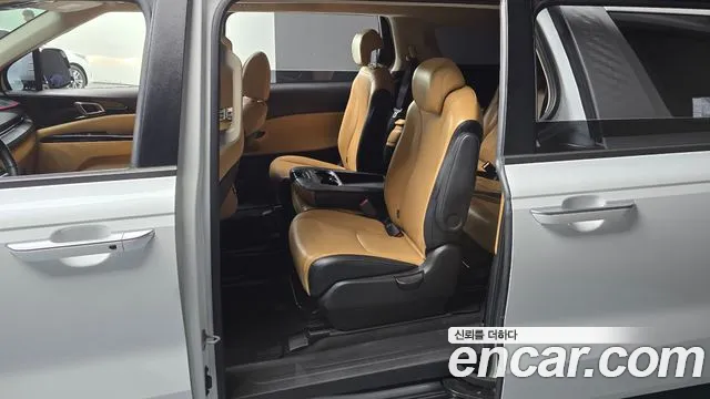 Kia Canival Carnival 4 поколение Дизель 11 мест Prestige — Фото автомобиля 11