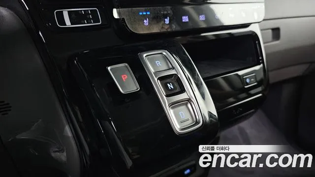 Hyundai Staria Staria 4WD Lounge 7 мест — Фото автомобиля 9