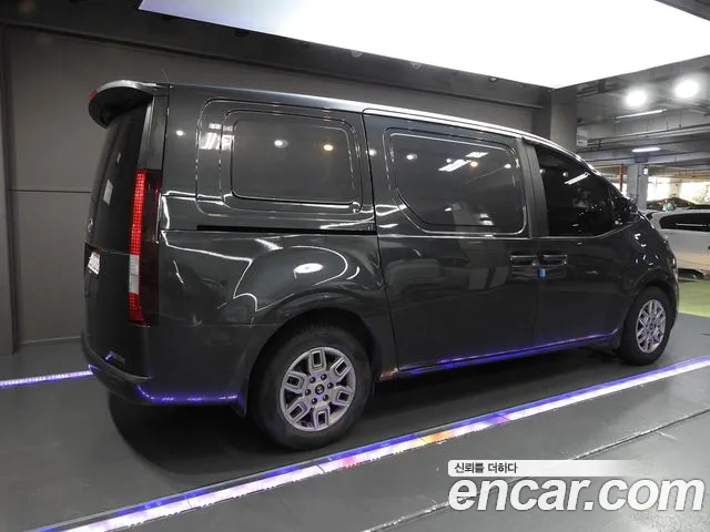 Hyundai Staria — Фото автомобиля 2