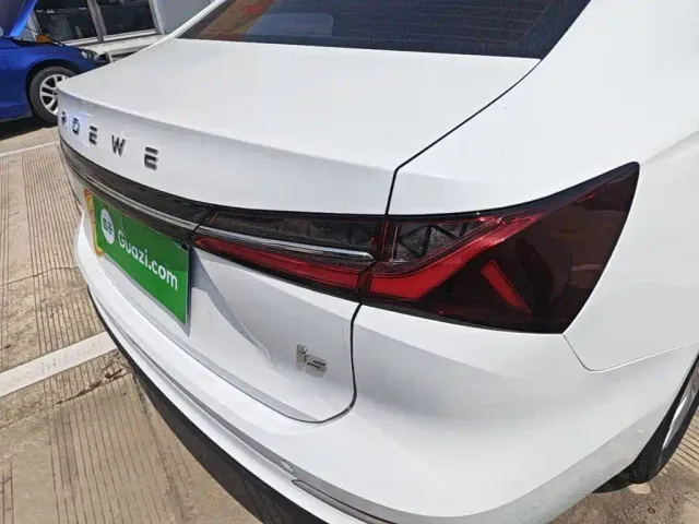 Roewe i5 — Фото автомобиля 7