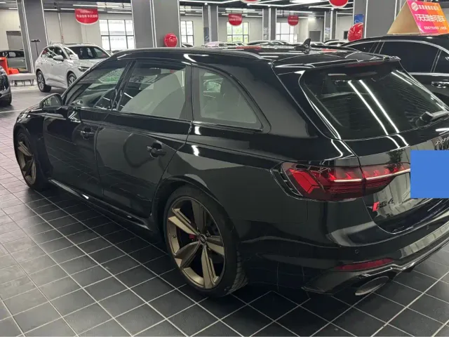 Audi RS 4 — Фото автомобиля 7