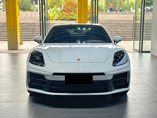 Porsche Panamera — Фото автомобиля 2
