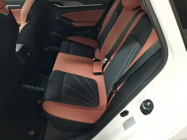 Changan Eado — Фото автомобиля 16