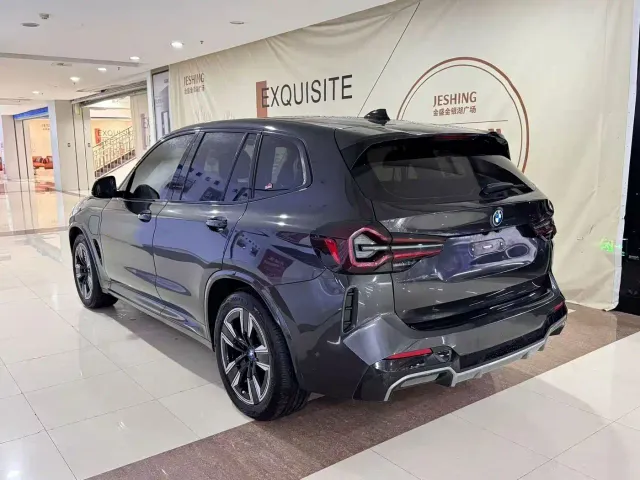 BMW iX3 — Фото автомобиля 7