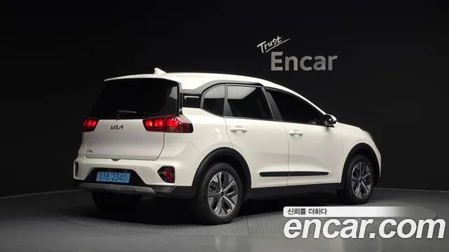 Kia Niro Niro Plus Light (Такси) — Фото автомобиля 2
