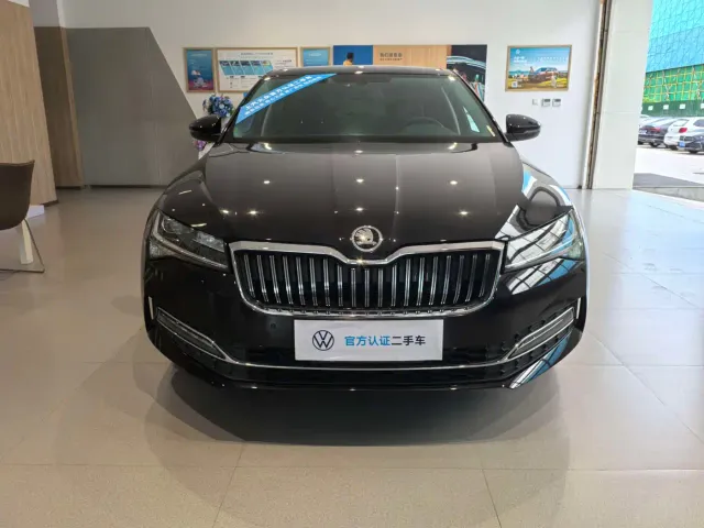 Skoda Superb — Фото автомобиля 2