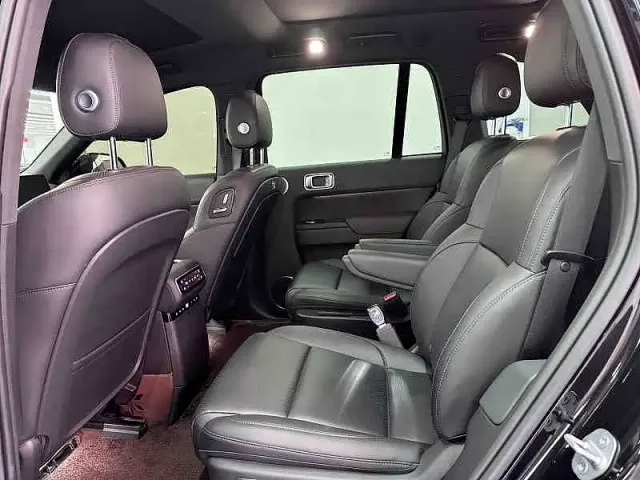 Li Auto L8 — Фото автомобиля 8