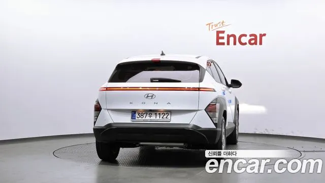 Hyundai Kona — Фото автомобиля 4