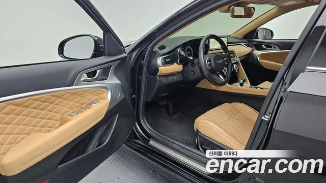 Genesis G70 — Фото автомобиля 10
