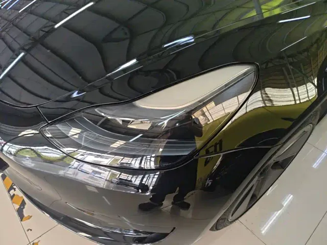 Tesla Model 3 — Фото автомобиля 23
