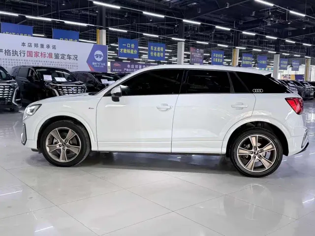 Audi Q2L — Фото автомобиля 5