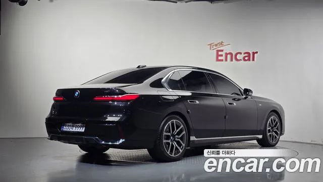 BMW 7 Series G70 — Фото автомобиля 2