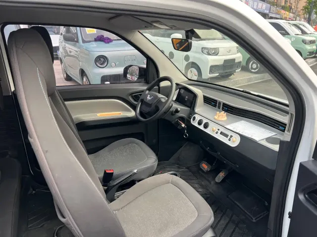 Wuling Hongguang Mini EV — Фото автомобиля 10