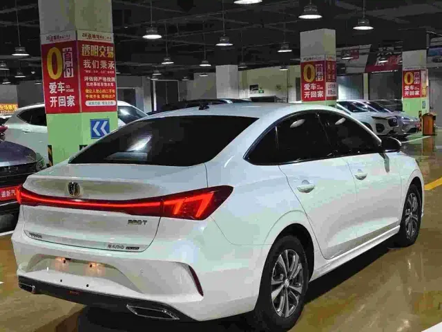 Changan Eado — Фото автомобиля 9
