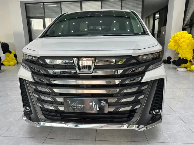 Toyota Vellfire — Фото автомобиля 2