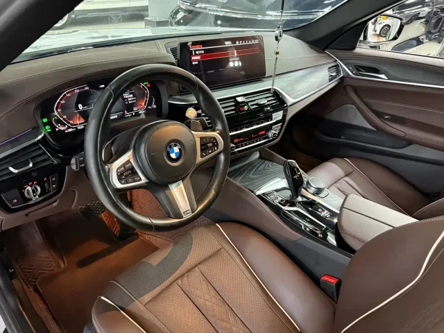 BMW 5 Series — Фото автомобиля 13
