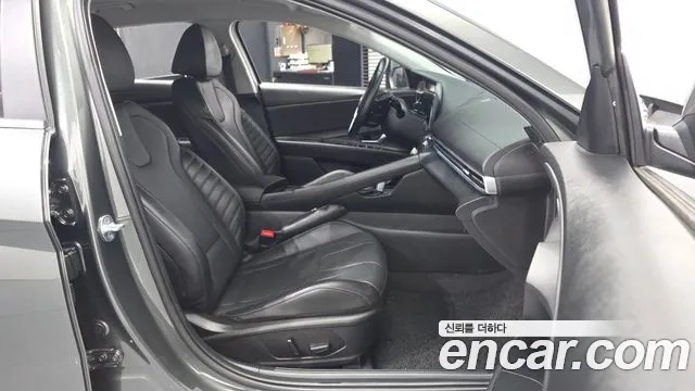 Hyundai Avante CN7 — Фото автомобиля 10
