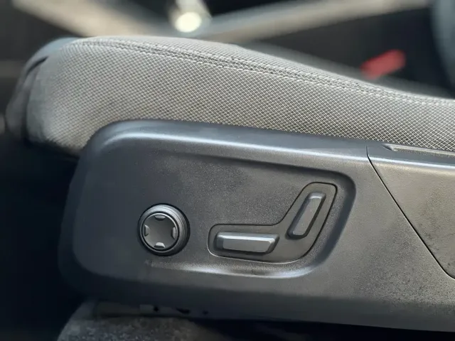 Volvo Volvo XC40 2023 B3 Zhiyuan Luxury Edition — Фото автомобиля 15